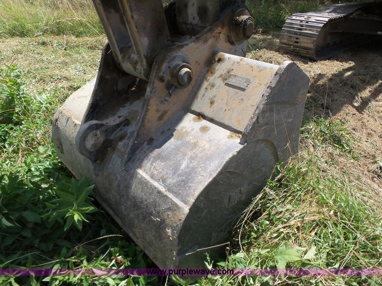 image for item K7122 2002 Caterpillar 325C LC excavator