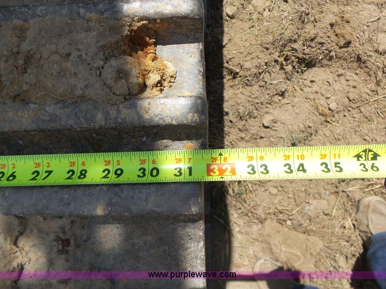 image for item K7122 2002 Caterpillar 325C LC excavator