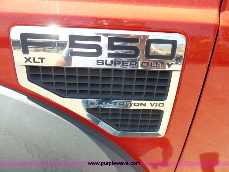 image for item K7132 2009 Ford F550 Super Duty XLT flatbed truck