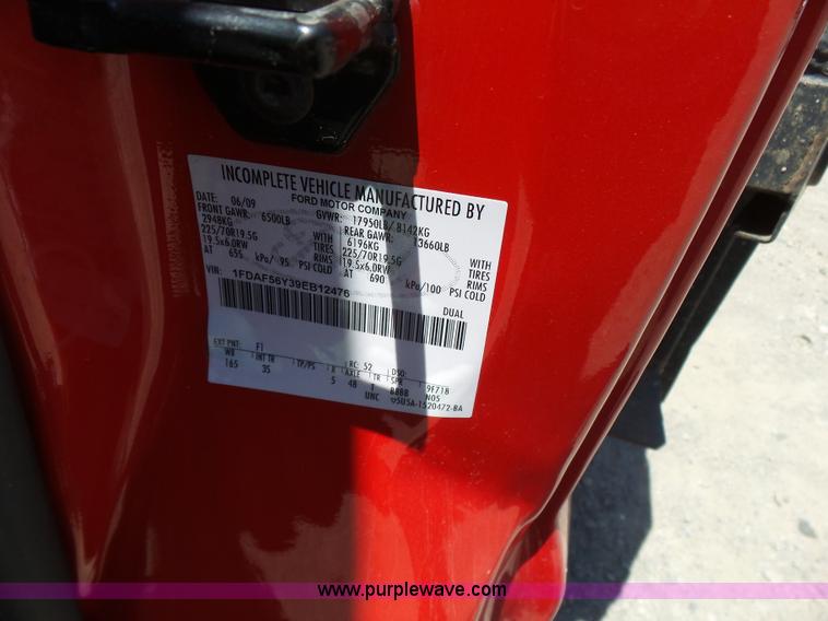 image for item K7132 2009 Ford F550 Super Duty XLT flatbed truck