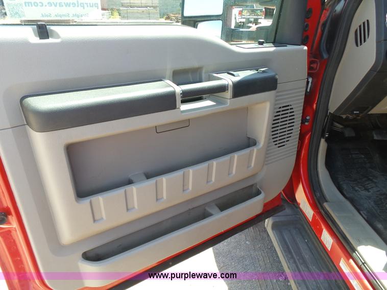 image for item K7132 2009 Ford F550 Super Duty XLT flatbed truck