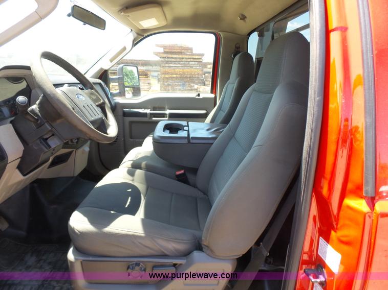 image for item K7132 2009 Ford F550 Super Duty XLT flatbed truck