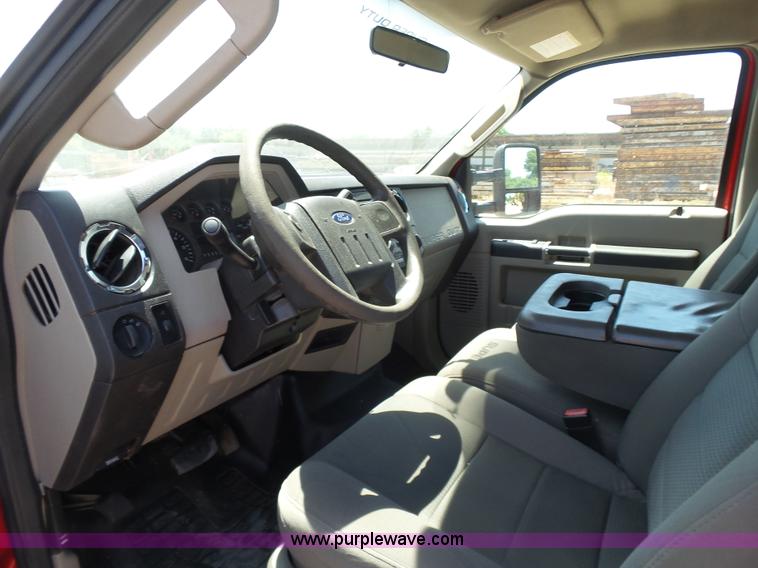 image for item K7132 2009 Ford F550 Super Duty XLT flatbed truck