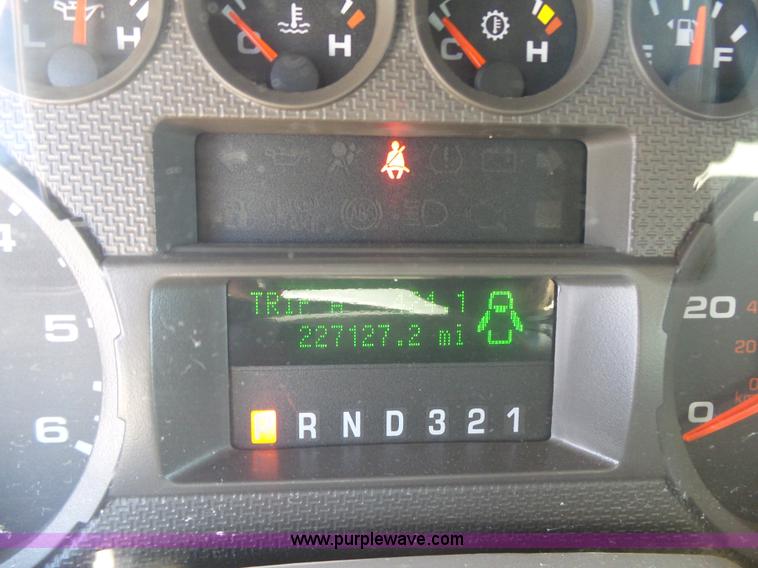 image for item K7132 2009 Ford F550 Super Duty XLT flatbed truck