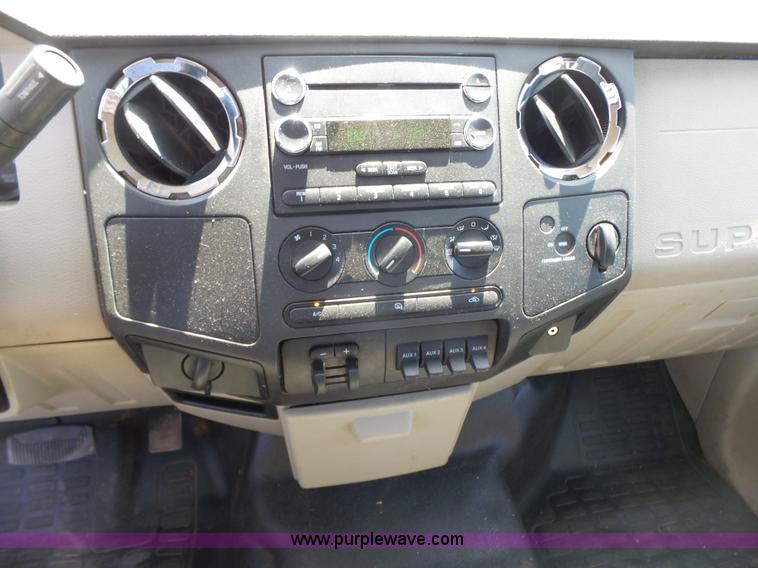 image for item K7132 2009 Ford F550 Super Duty XLT flatbed truck