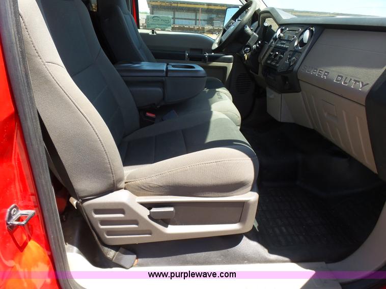 image for item K7132 2009 Ford F550 Super Duty XLT flatbed truck