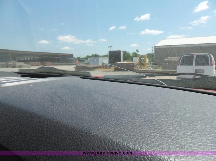 image for item K7132 2009 Ford F550 Super Duty XLT flatbed truck