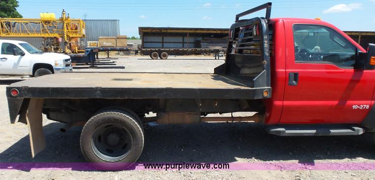 image for item K7132 2009 Ford F550 Super Duty XLT flatbed truck