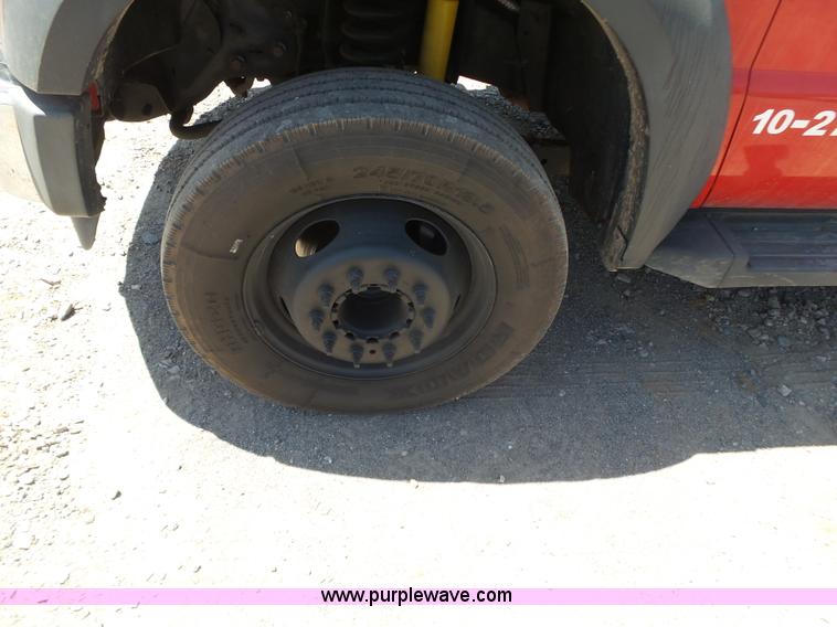 image for item K7132 2009 Ford F550 Super Duty XLT flatbed truck