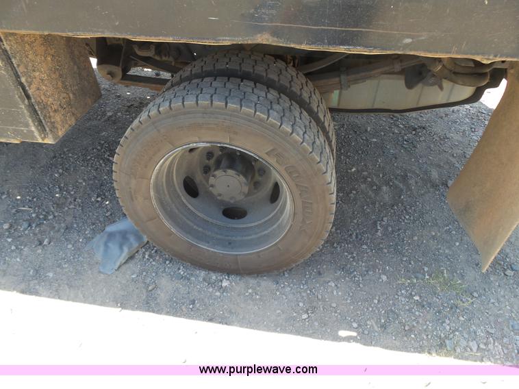 image for item K7132 2009 Ford F550 Super Duty XLT flatbed truck