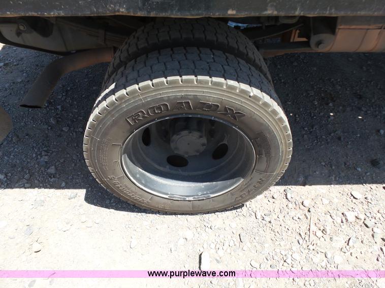 image for item K7132 2009 Ford F550 Super Duty XLT flatbed truck