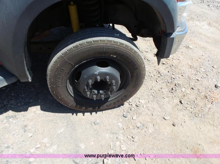 image for item K7132 2009 Ford F550 Super Duty XLT flatbed truck