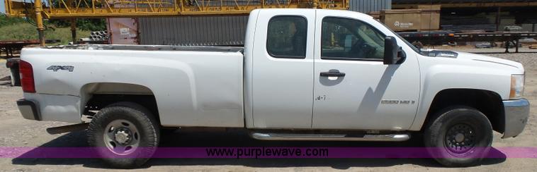 image for item K7133 2009 Chevrolet Silverado 2500HD Ext. Cab pickup truck
