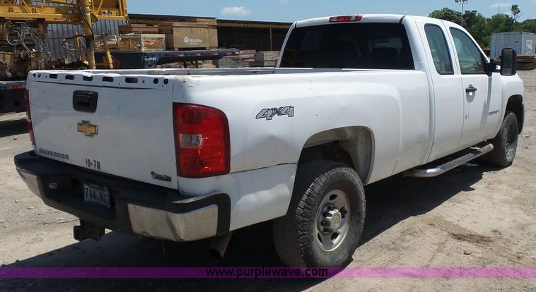 image for item K7133 2009 Chevrolet Silverado 2500HD Ext. Cab pickup truck
