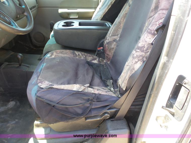 image for item K7133 2009 Chevrolet Silverado 2500HD Ext. Cab pickup truck