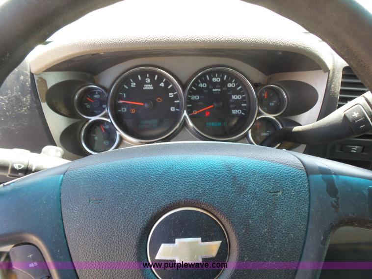 image for item K7133 2009 Chevrolet Silverado 2500HD Ext. Cab pickup truck