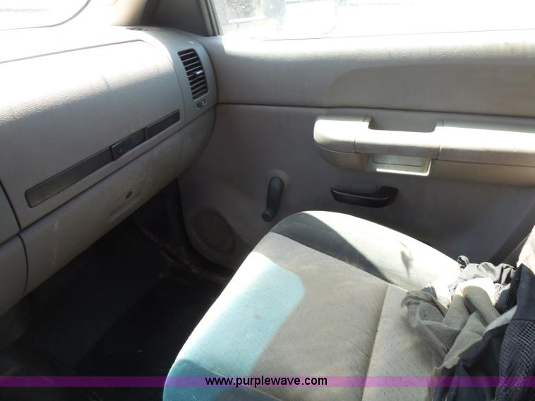 image for item K7133 2009 Chevrolet Silverado 2500HD Ext. Cab pickup truck