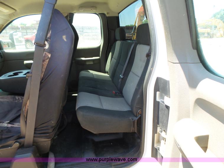 image for item K7133 2009 Chevrolet Silverado 2500HD Ext. Cab pickup truck