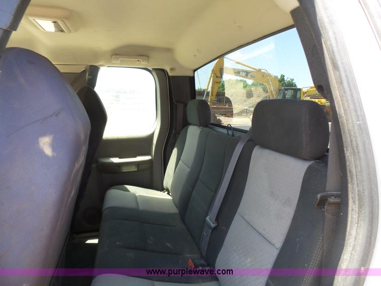 image for item K7133 2009 Chevrolet Silverado 2500HD Ext. Cab pickup truck