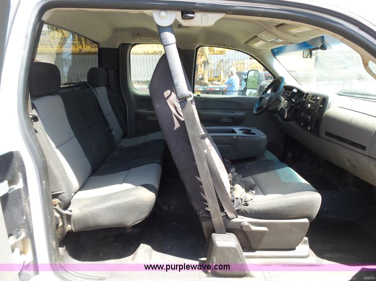 image for item K7133 2009 Chevrolet Silverado 2500HD Ext. Cab pickup truck