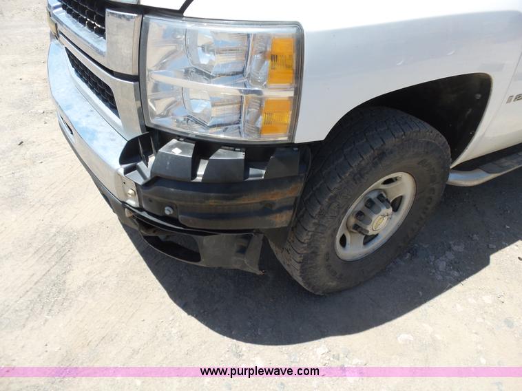 image for item K7133 2009 Chevrolet Silverado 2500HD Ext. Cab pickup truck