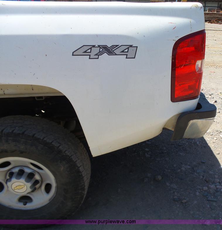 image for item K7133 2009 Chevrolet Silverado 2500HD Ext. Cab pickup truck