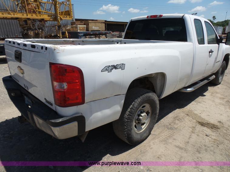 image for item K7133 2009 Chevrolet Silverado 2500HD Ext. Cab pickup truck