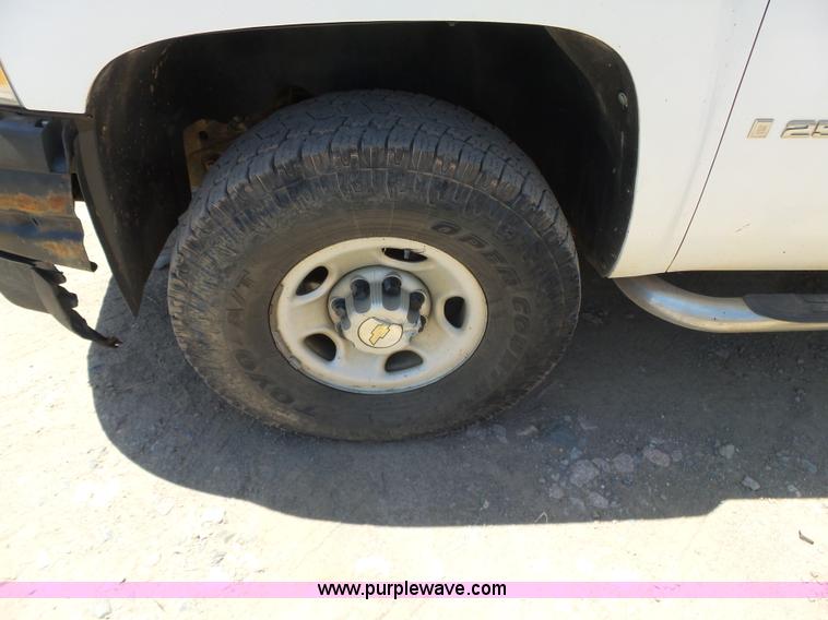 image for item K7133 2009 Chevrolet Silverado 2500HD Ext. Cab pickup truck