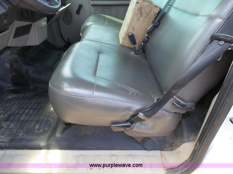 image for item K7134 2009 Ford F550 Super Duty XL cab and chassis