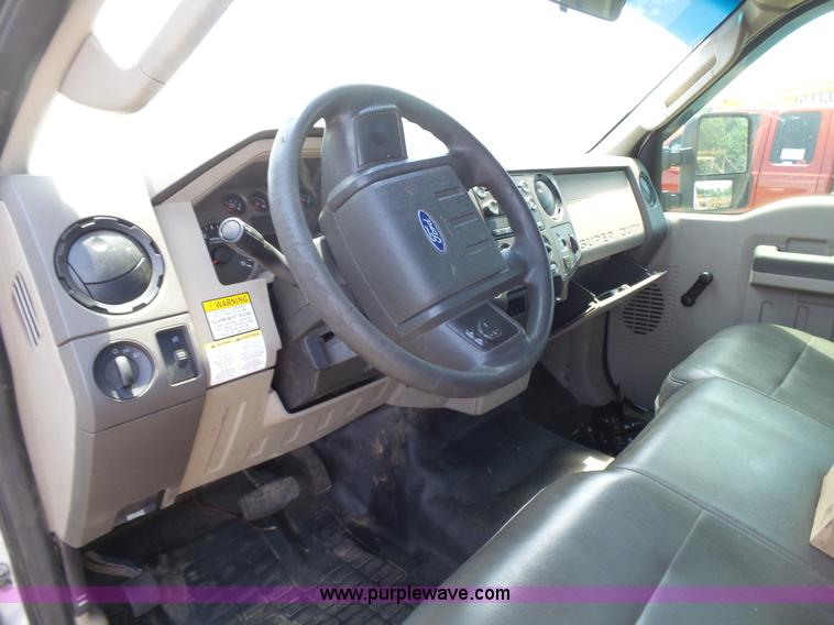 image for item K7134 2009 Ford F550 Super Duty XL cab and chassis