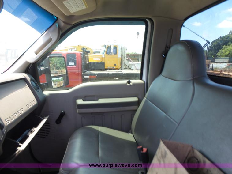 image for item K7134 2009 Ford F550 Super Duty XL cab and chassis