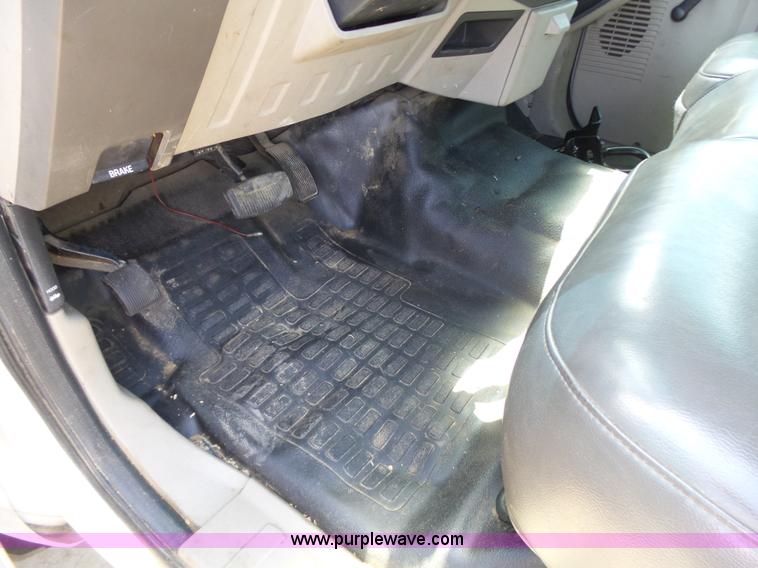 image for item K7134 2009 Ford F550 Super Duty XL cab and chassis