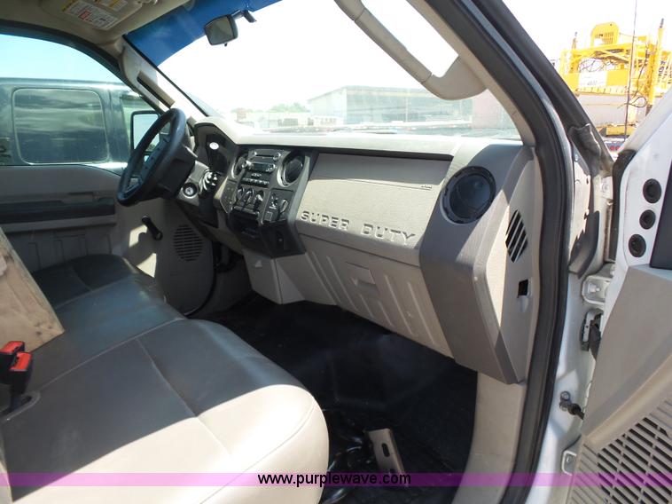 image for item K7134 2009 Ford F550 Super Duty XL cab and chassis