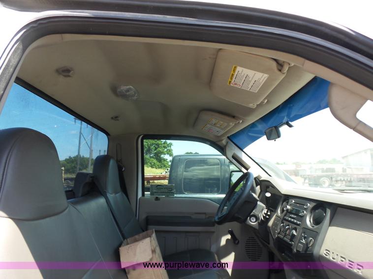 image for item K7134 2009 Ford F550 Super Duty XL cab and chassis