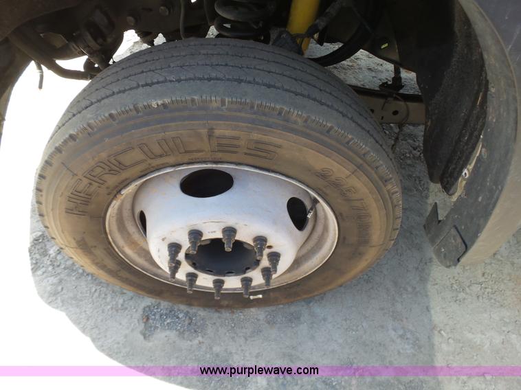 image for item K7134 2009 Ford F550 Super Duty XL cab and chassis