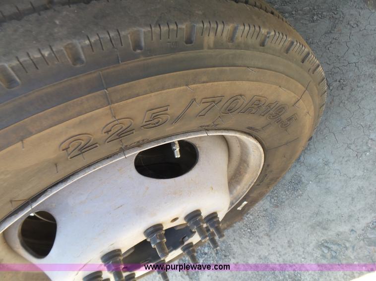 image for item K7134 2009 Ford F550 Super Duty XL cab and chassis