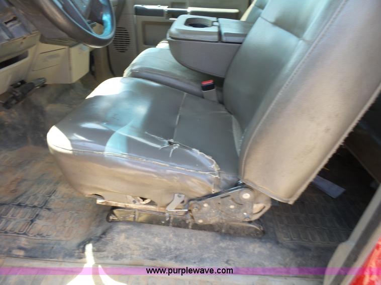 image for item K7136 2008 Ford F550 Super Duty XL SuperCab flatbed truck