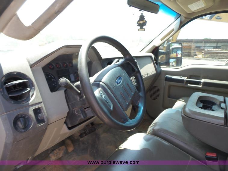 image for item K7136 2008 Ford F550 Super Duty XL SuperCab flatbed truck