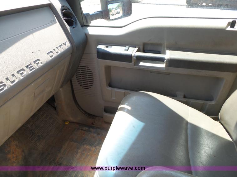 image for item K7136 2008 Ford F550 Super Duty XL SuperCab flatbed truck