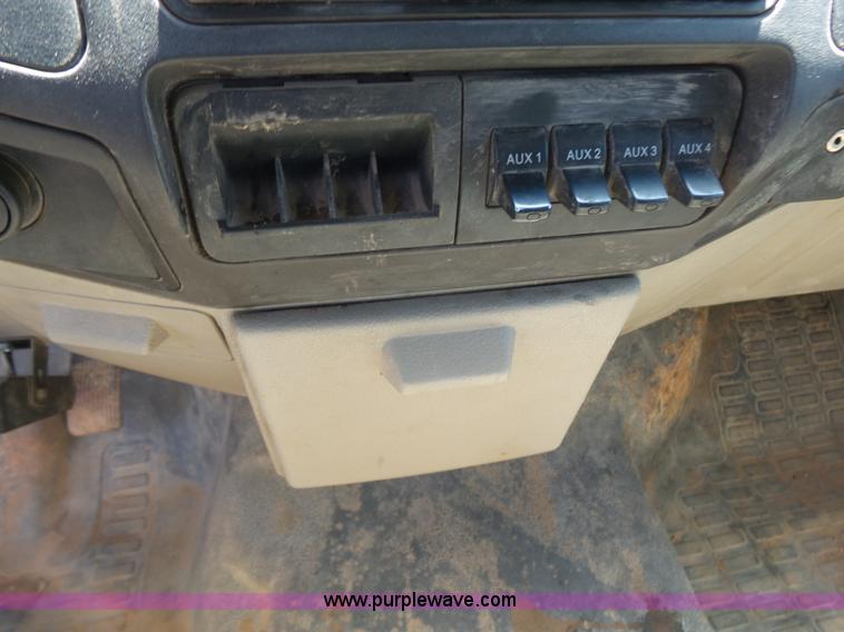 image for item K7136 2008 Ford F550 Super Duty XL SuperCab flatbed truck