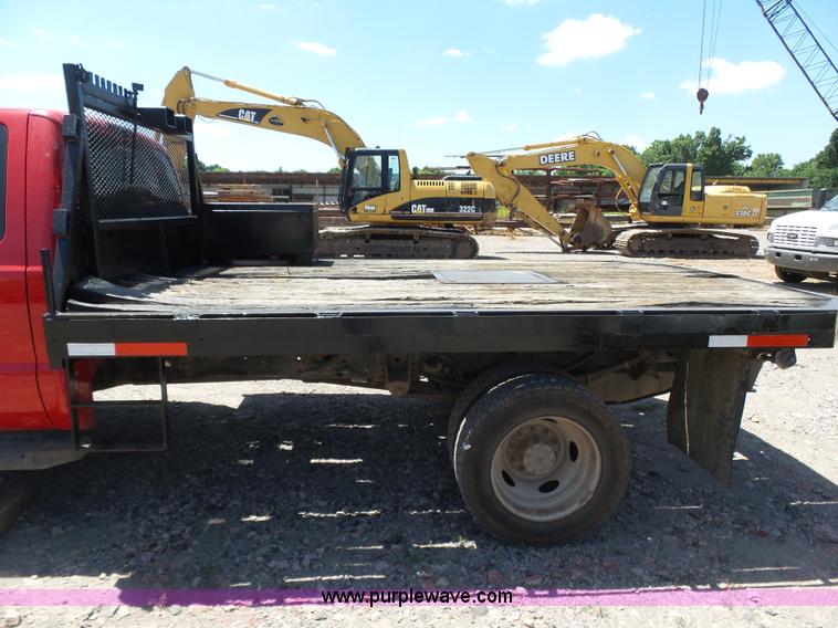 image for item K7136 2008 Ford F550 Super Duty XL SuperCab flatbed truck