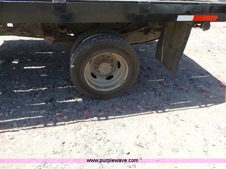 image for item K7136 2008 Ford F550 Super Duty XL SuperCab flatbed truck