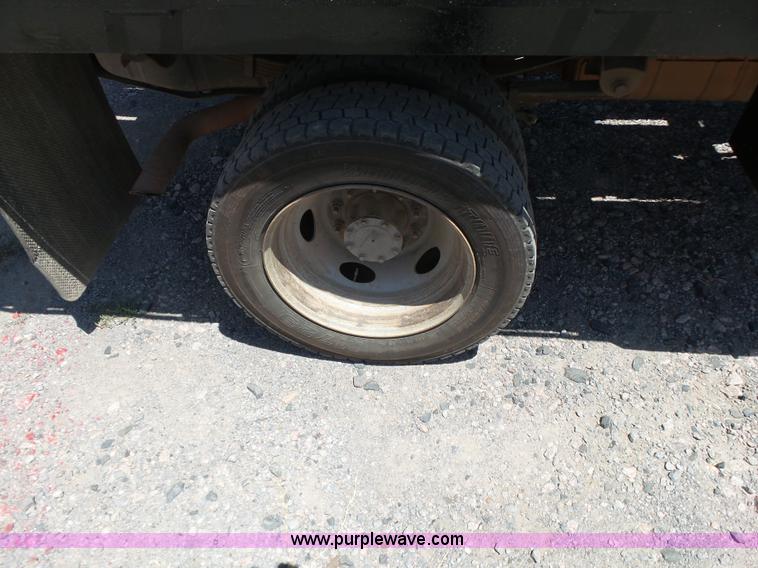 image for item K7136 2008 Ford F550 Super Duty XL SuperCab flatbed truck