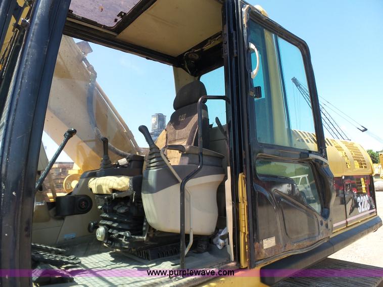 image for item K7139 2004 Caterpillar 322C L excavator