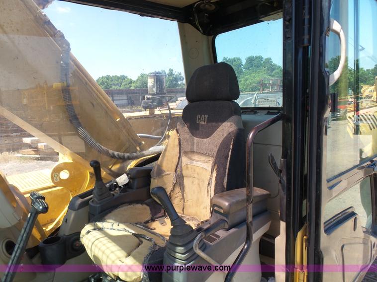 image for item K7139 2004 Caterpillar 322C L excavator