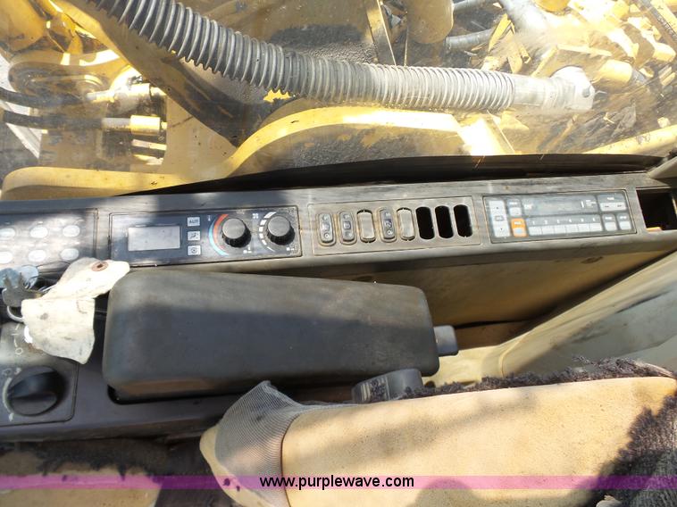 image for item K7139 2004 Caterpillar 322C L excavator