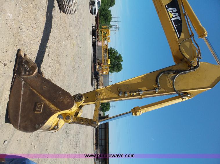 image for item K7139 2004 Caterpillar 322C L excavator