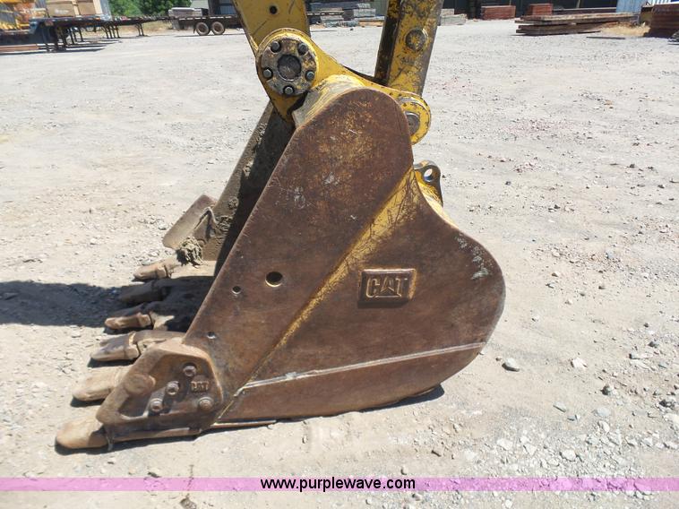 image for item K7139 2004 Caterpillar 322C L excavator