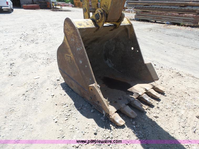 image for item K7139 2004 Caterpillar 322C L excavator