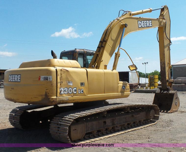 image for item K7140 2003 John Deere 230C LC excavator